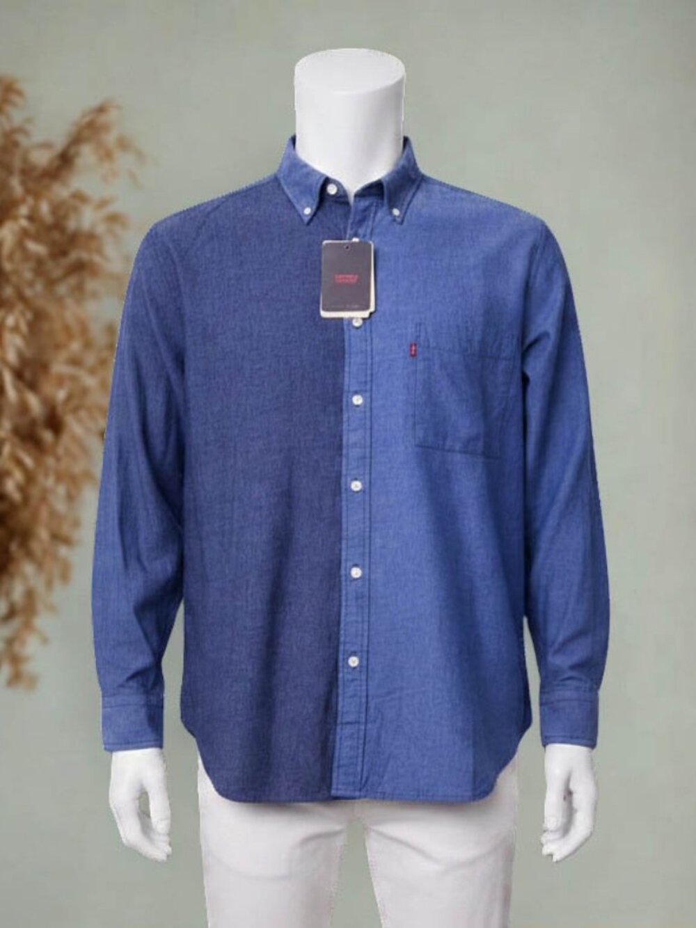 Levis Men’s Oversized Blue Color Button Up Shirt - NWT $89 M in stock